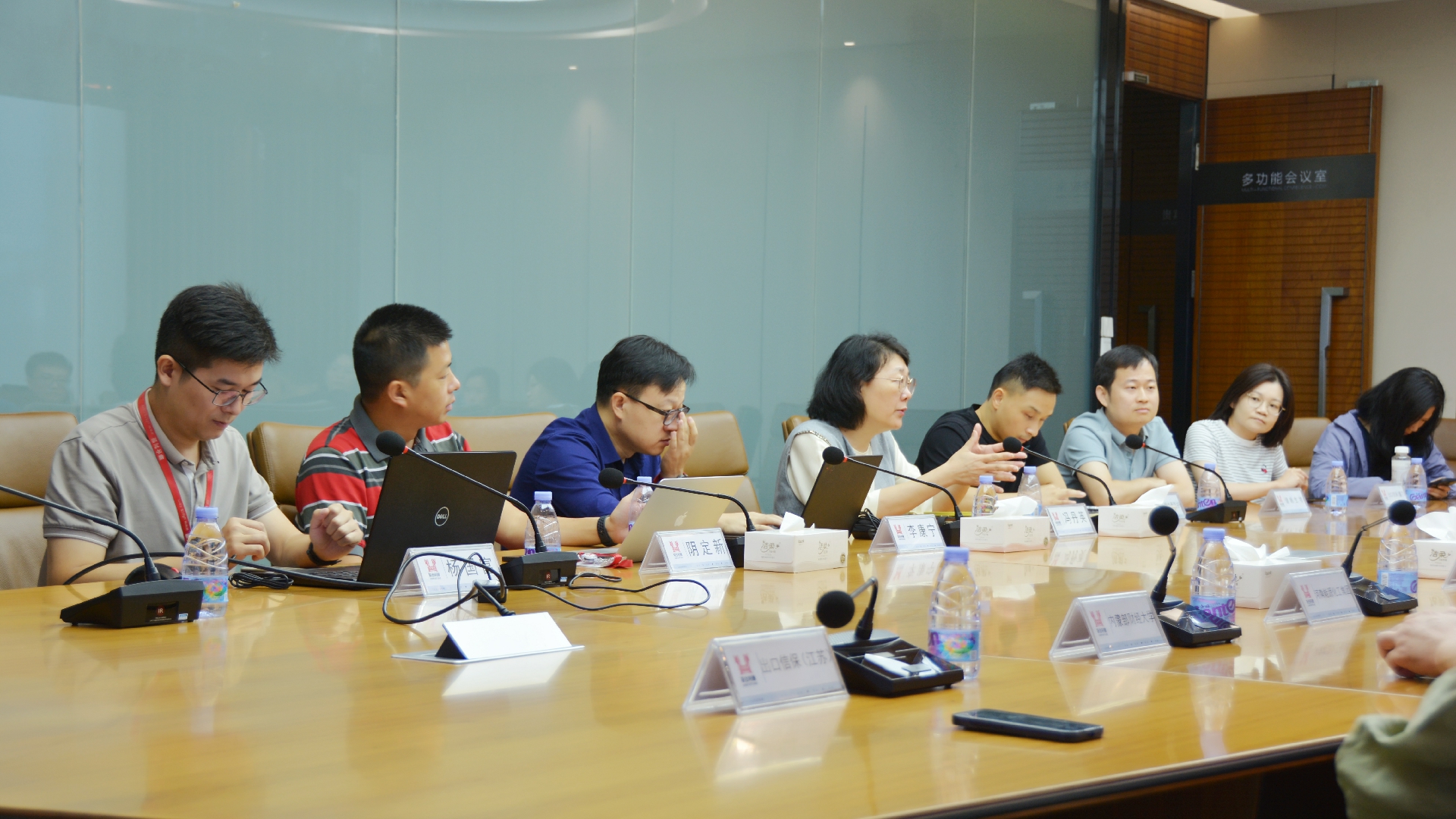 企業(yè)調(diào)研 | 中國對(duì)外經(jīng)濟(jì)貿(mào)易統(tǒng)計(jì)學(xué)會(huì)一行蒞臨聯(lián)合利豐考察座談